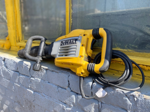  в прокат в Иркутске. У нас лучшая цена за сутки! Возможность взять в аренду с выгодной скидкой до 40% при экспресс доставке 24/7. И помните, ночью стоимость еще дешевле на 30%! #арендапрокат #виброплита #выгодно