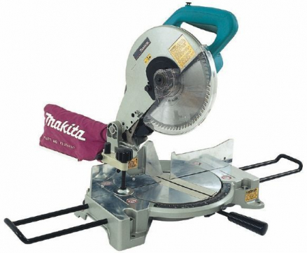 Торцовочная пила Makita LS1040 в прокат в Иркутске. У нас лучшая цена за сутки! Возможность взять в аренду с выгодной скидкой до 40% при экспресс доставке 24/7. И помните, ночью стоимость еще дешевле на 30%! #арендапрокат #виброплита #выгодно